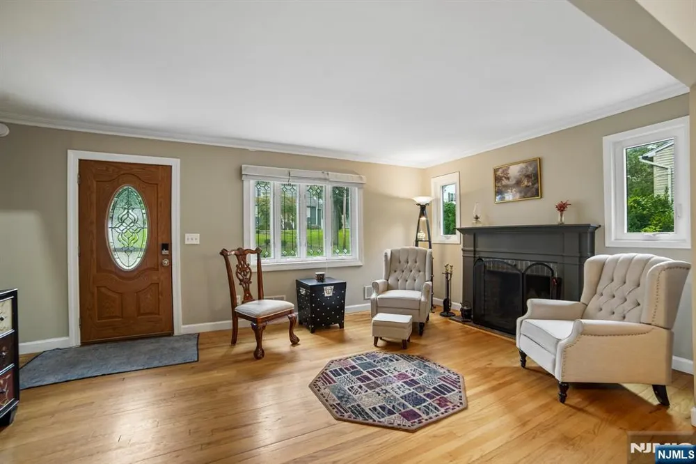 41 Forest Terrace Wayne, NJ 07470