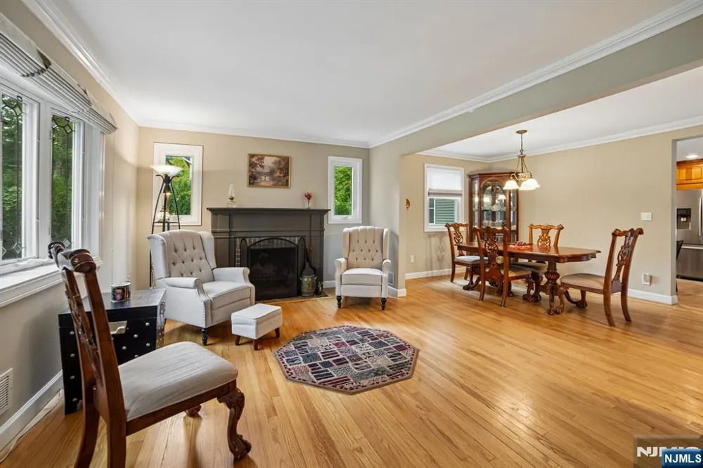 41 Forest Terrace Wayne, NJ 07470