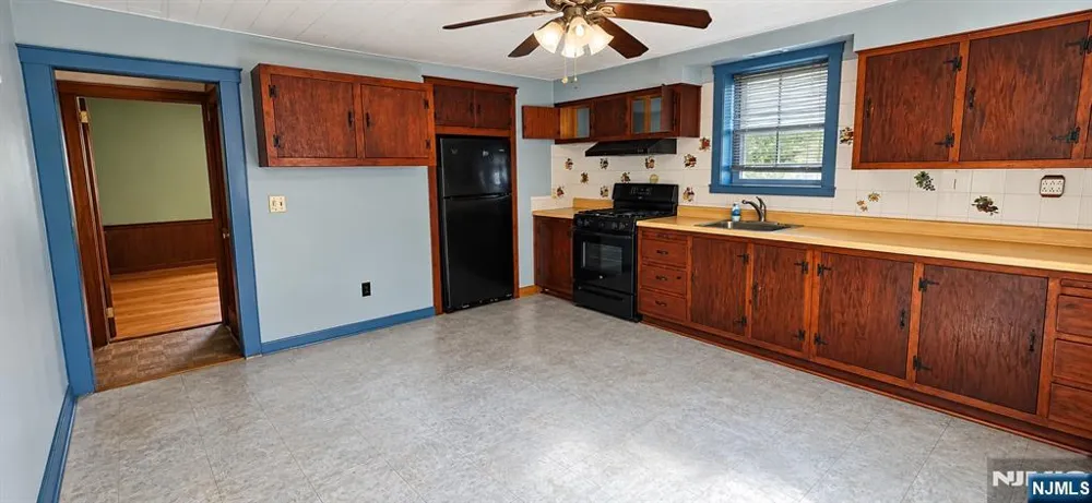 1486 Alps Road Wayne, NJ 07470
