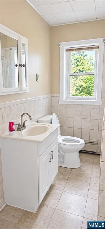 1486 Alps Road Wayne, NJ 07470