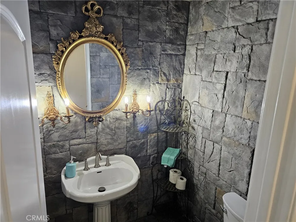 2825 Forest View Way Carlsbad, CA 92008