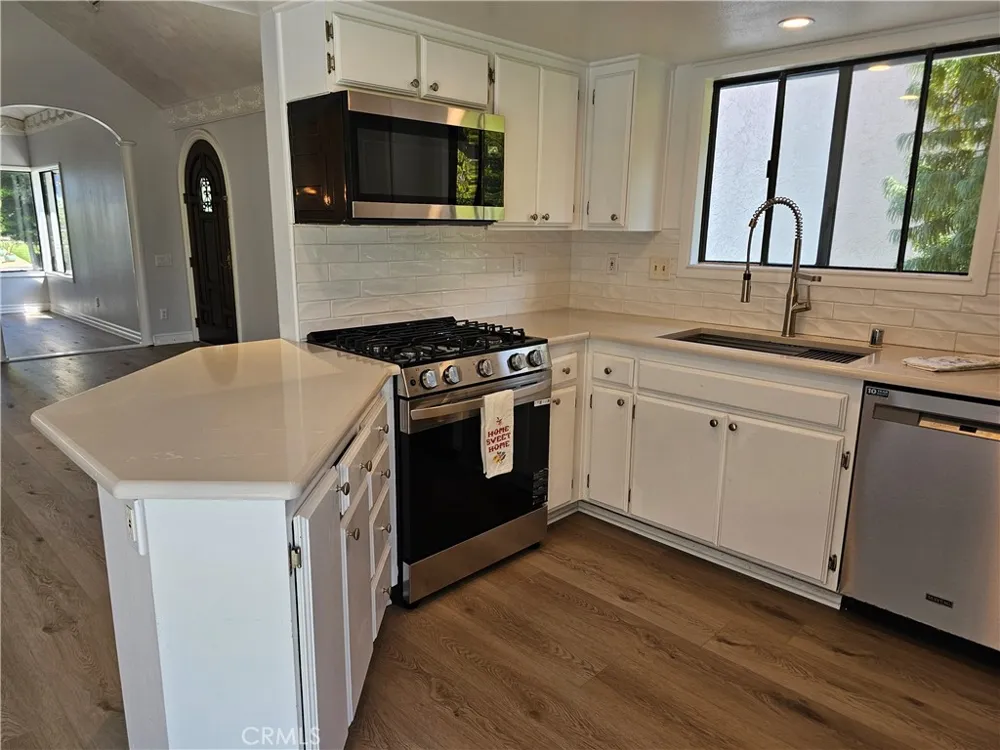 2825 Forest View Way Carlsbad, CA 92008