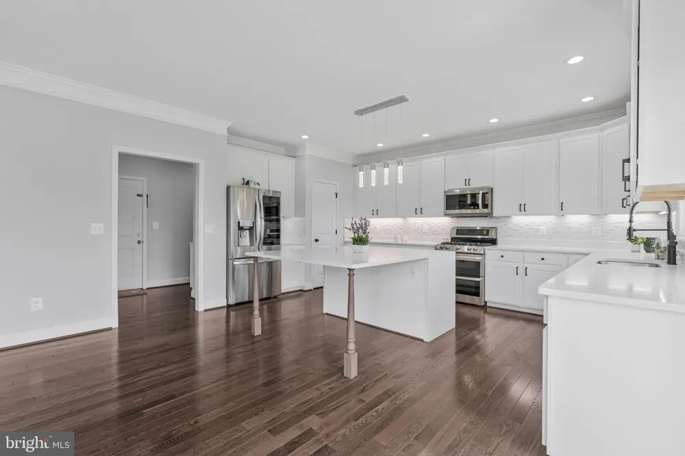 11889 BRADLEY FOREST ROAD Manassas, VA 20112