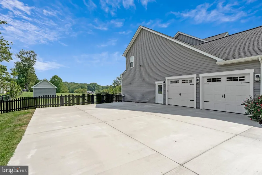 11889 BRADLEY FOREST ROAD Manassas, VA 20112