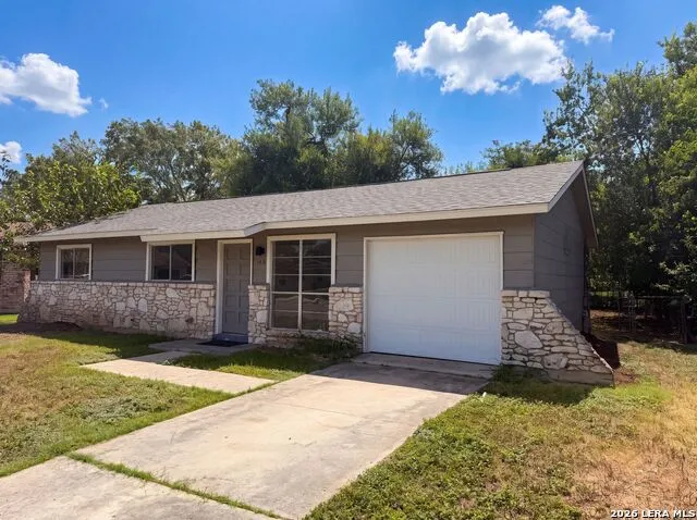 102 DARTMOOR DR Schertz, TX 78154