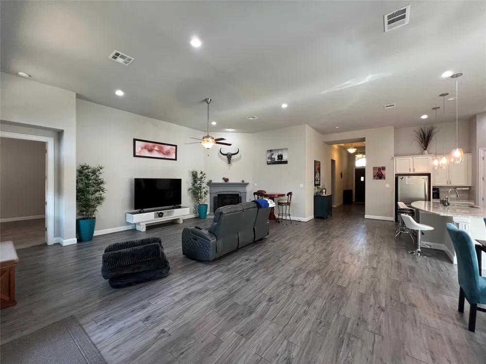 1709 Hollowback Drive Leander, TX 78641