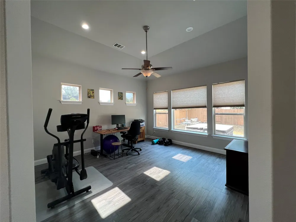 1709 Hollowback Drive Leander, TX 78641