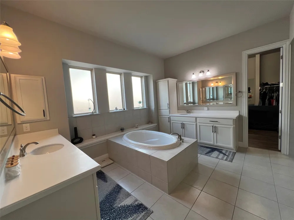 1709 Hollowback Drive Leander, TX 78641