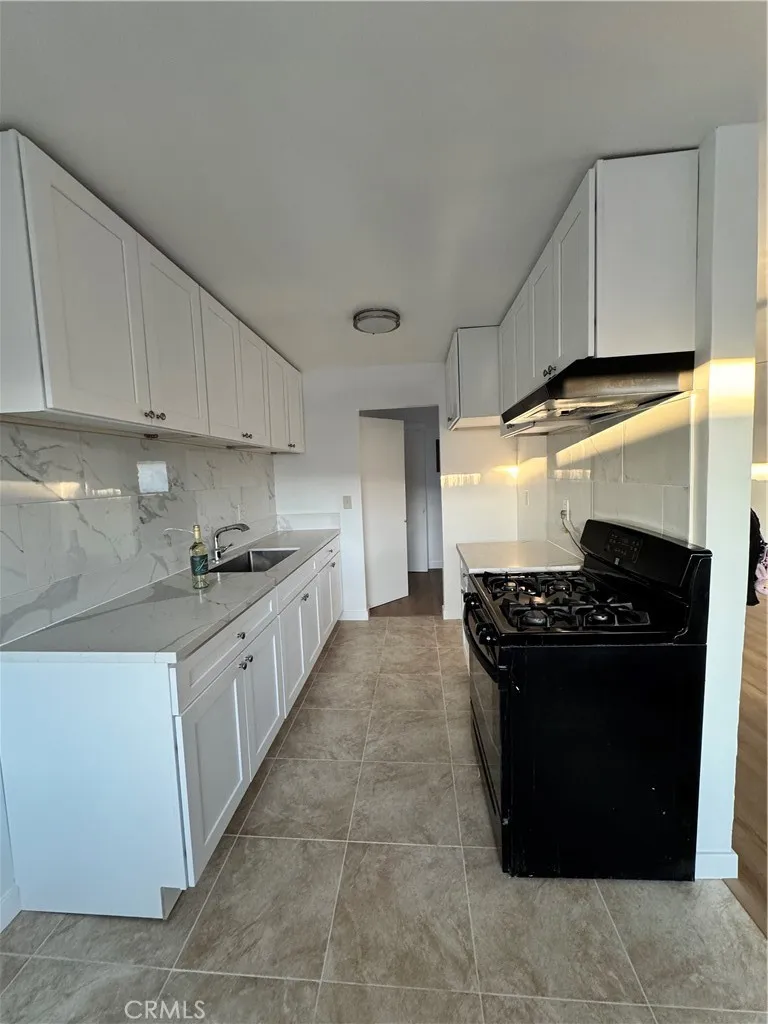 1333 W Walnut Santa Ana, CA 92703