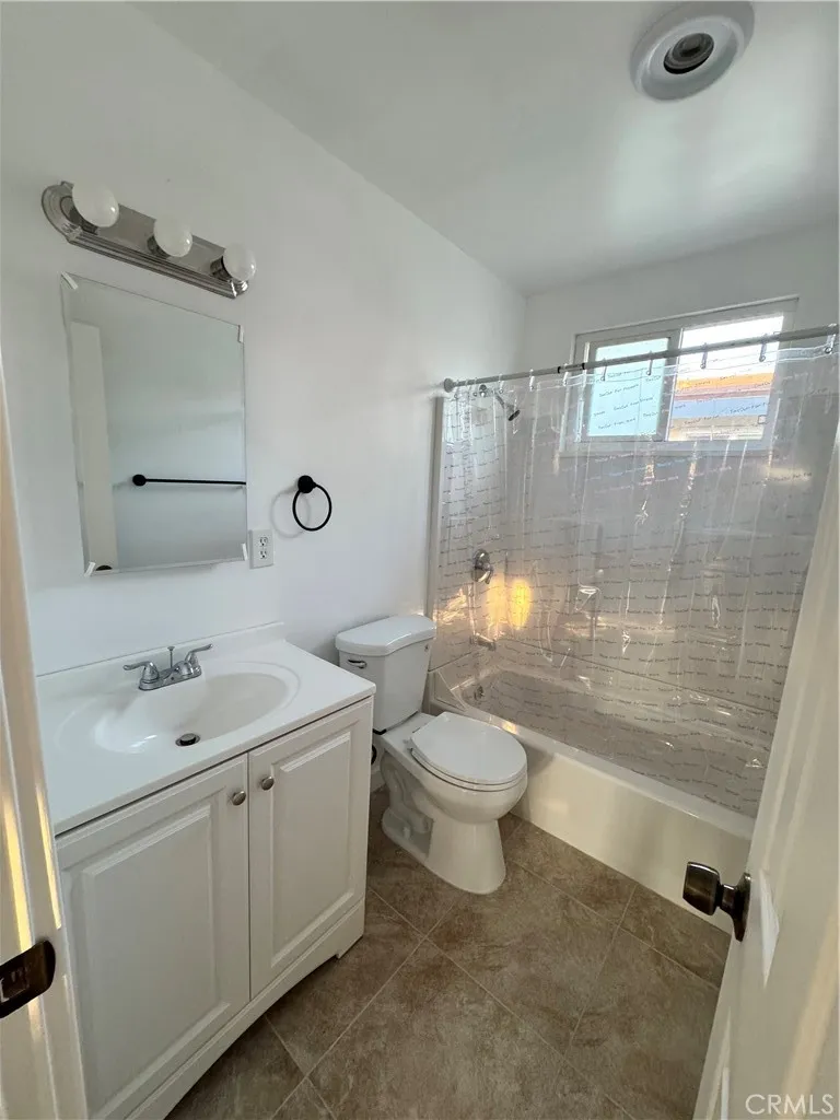 1333 W Walnut Santa Ana, CA 92703