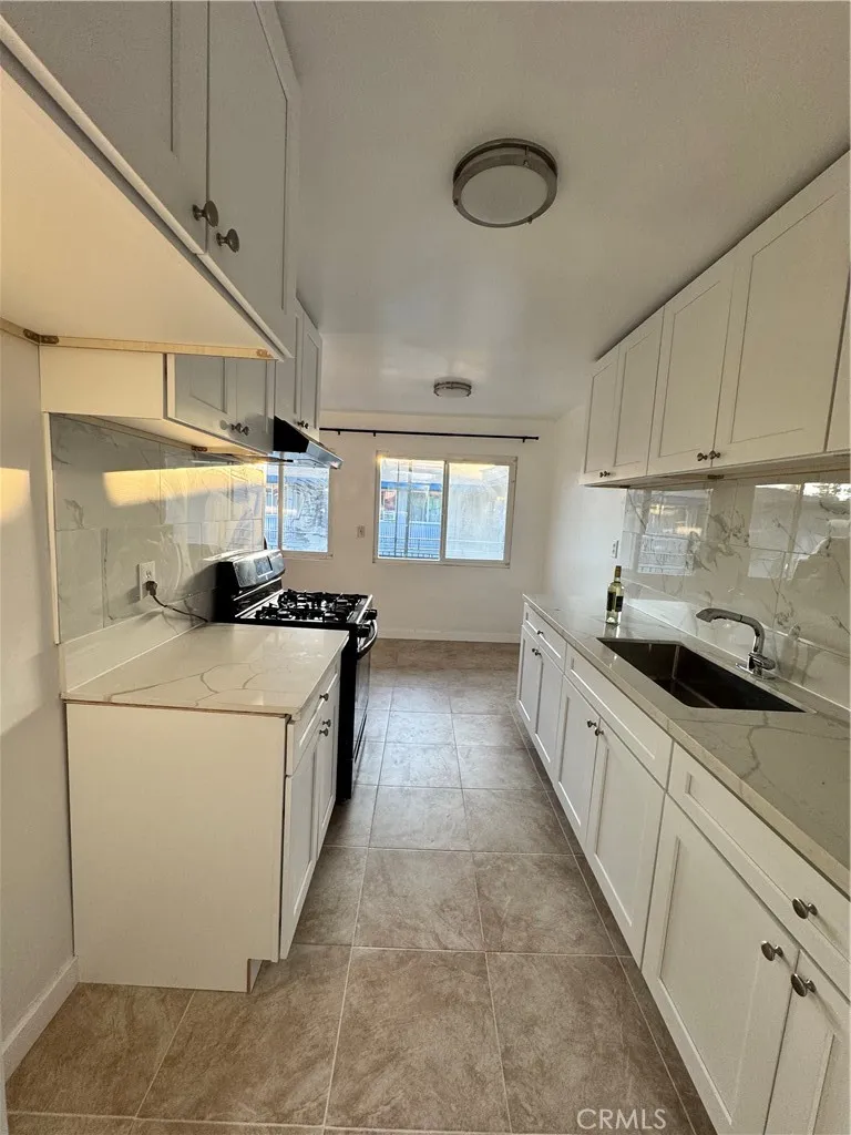 1333 W Walnut Santa Ana, CA 92703