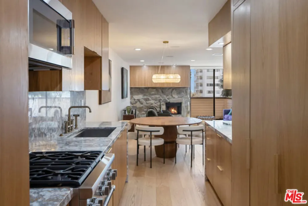 1033 Carol Drive #305 West Hollywood, CA 90069