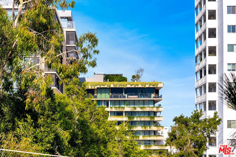 1033 Carol Drive #305 West Hollywood, CA 90069