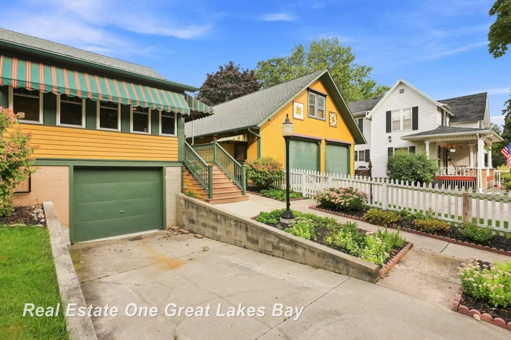 127 E North Street Ithaca City, MI 48847