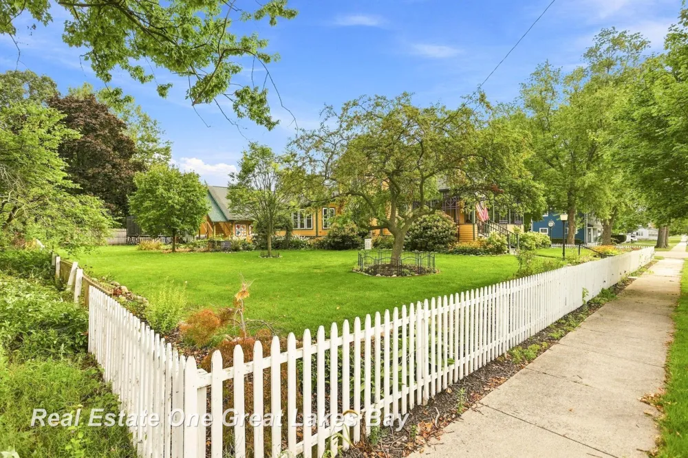 127 E North Street Ithaca City, MI 48847