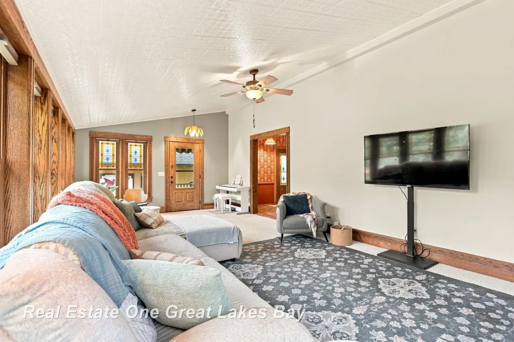 127 E North Street Ithaca City, MI 48847