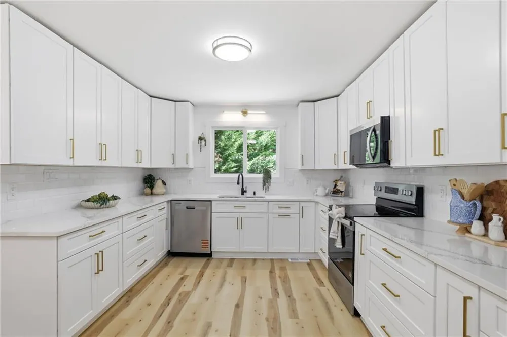 130 Council Oak Loop Waleska, GA 30183