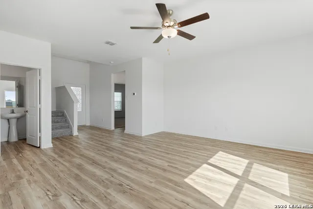 16174 Farmer Lytle, TX 78052