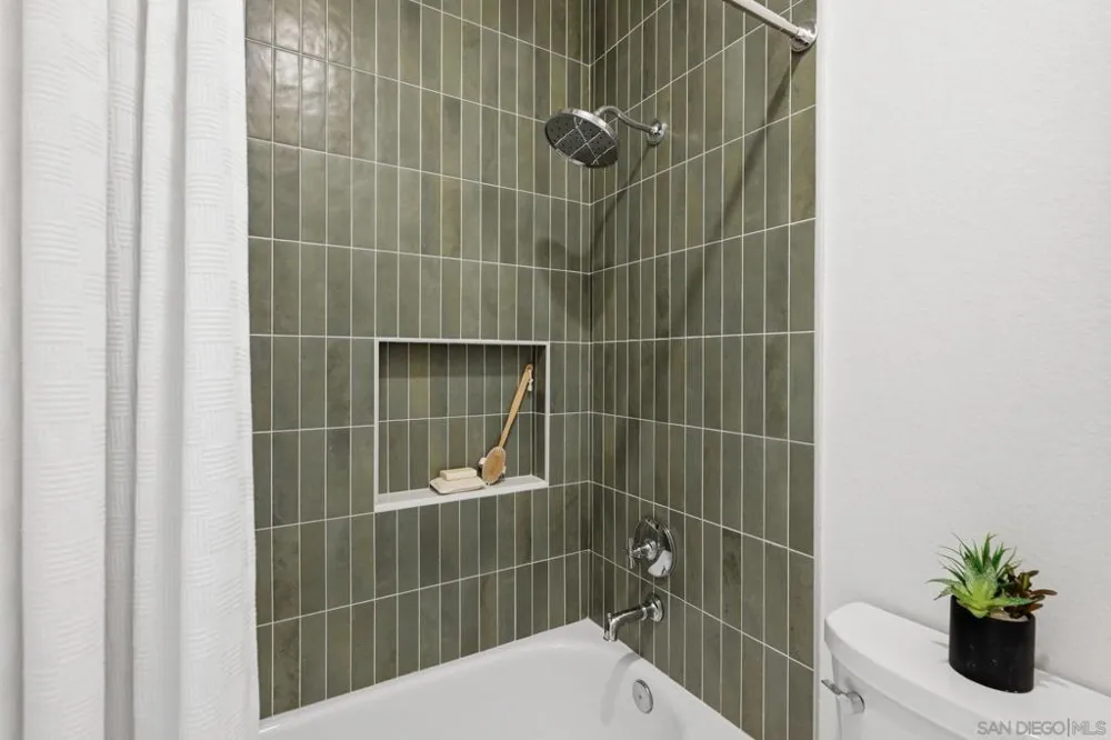 17121 Woodson View Lane Ramona, CA 92065
