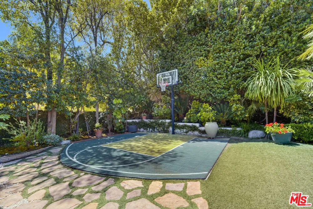 5481 Collingwood Circle Calabasas, CA 91302