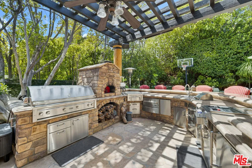 5481 Collingwood Circle Calabasas, CA 91302