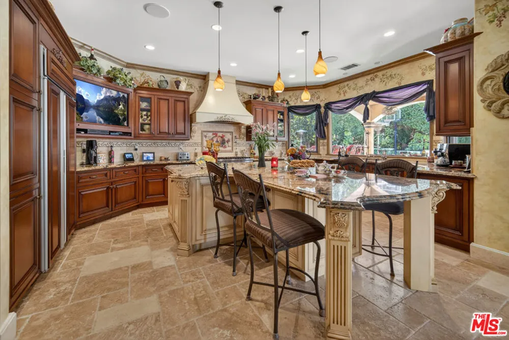 5481 Collingwood Circle Calabasas, CA 91302