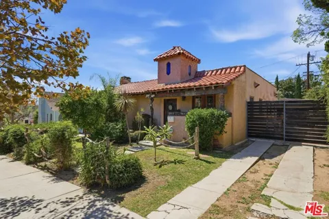1309 Carmona Avenue