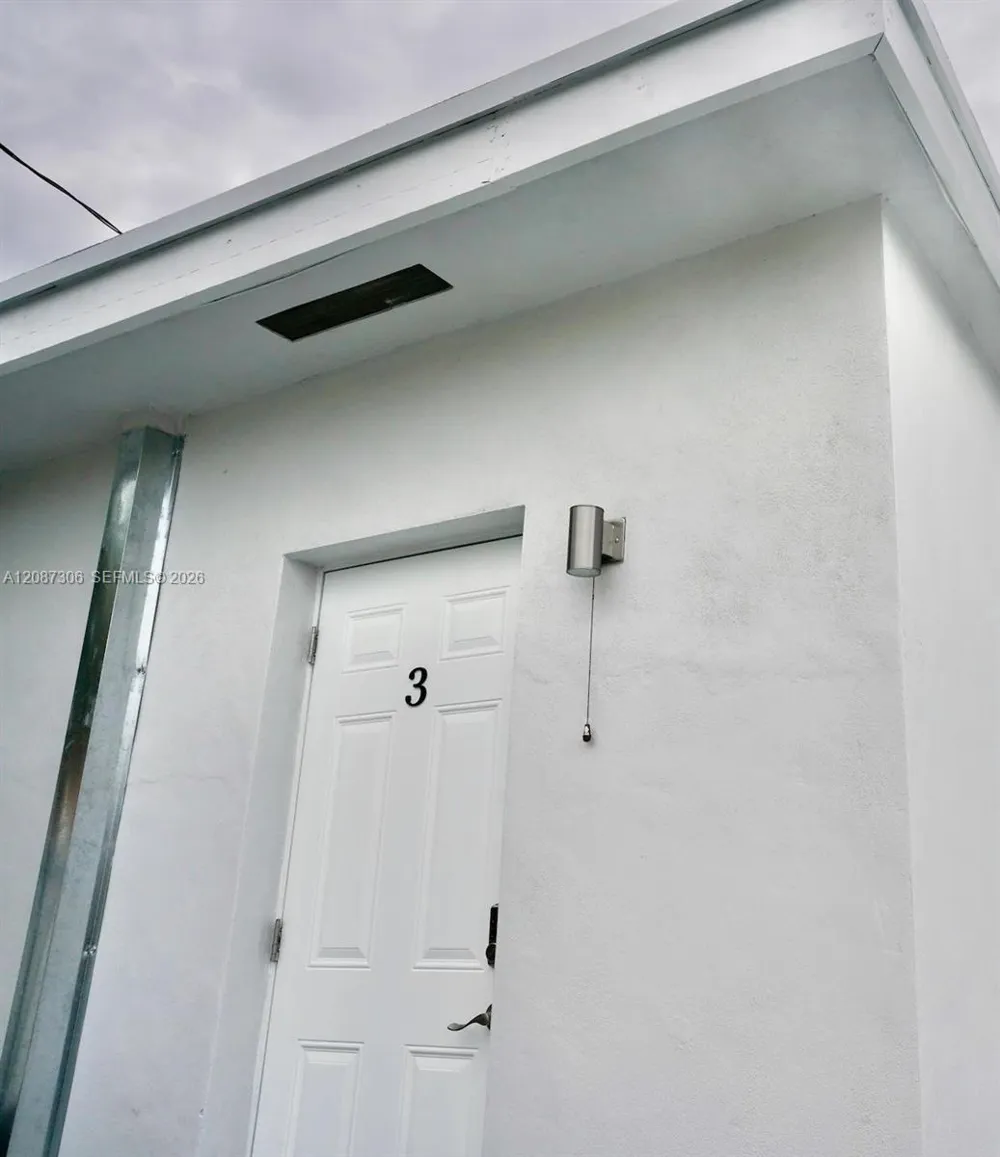 1647 NW 29th Ave #3 Miami, FL 33125