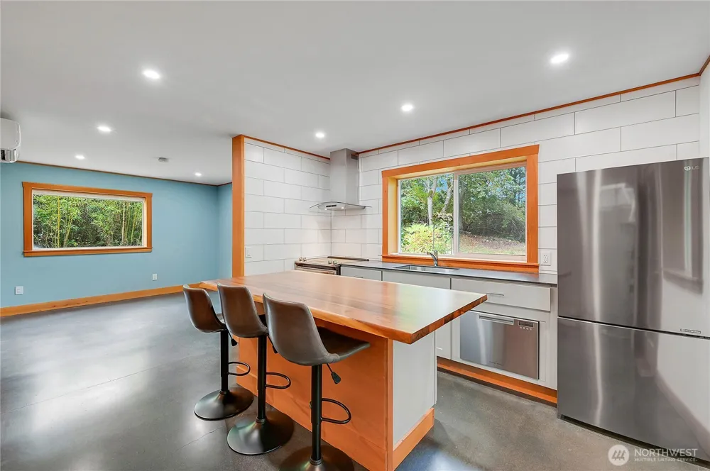 1697 E Marrowstone Nordland, WA 98358
