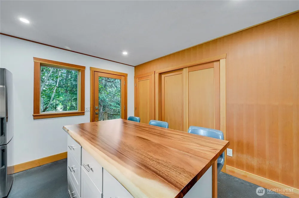 1697 E Marrowstone Nordland, WA 98358