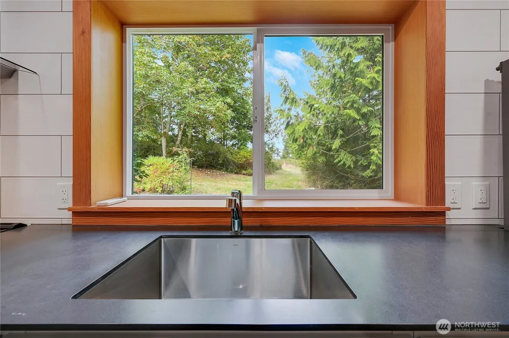 1697 E Marrowstone Nordland, WA 98358