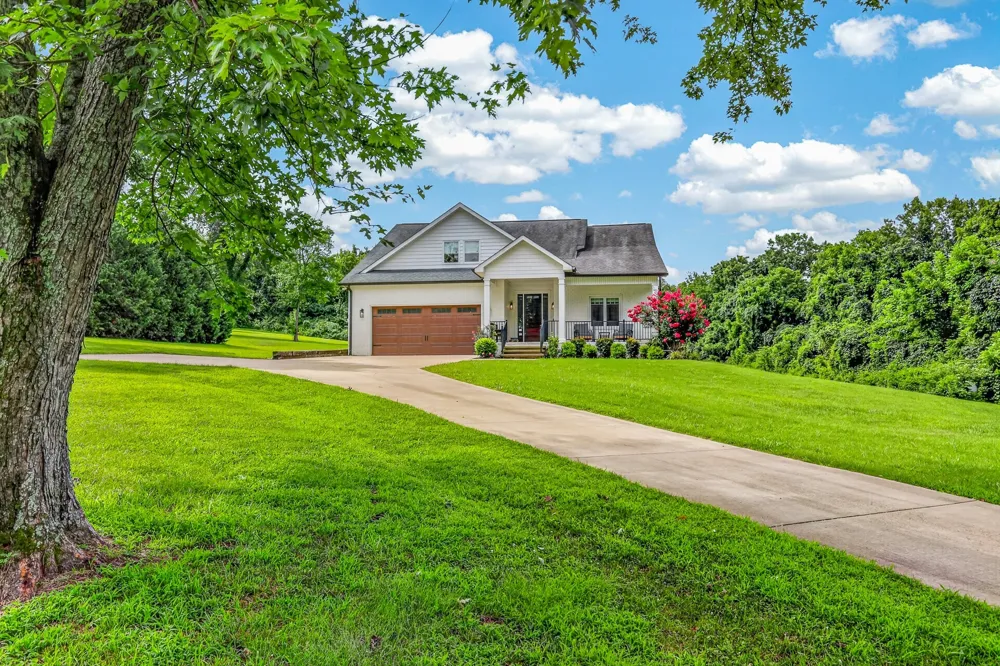 1089 Old Williamsport Pike Columbia, TN 38401