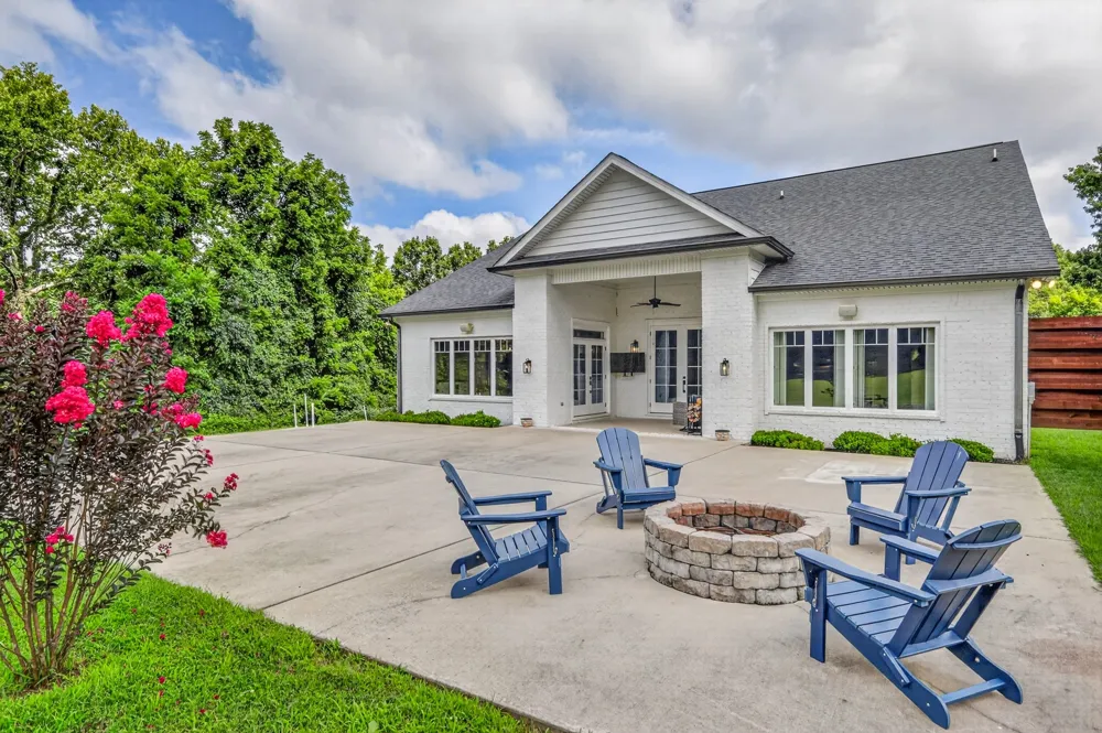 1089 Old Williamsport Pike Columbia, TN 38401