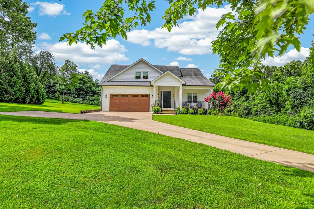 1089 Old Williamsport Pike Columbia, TN 38401