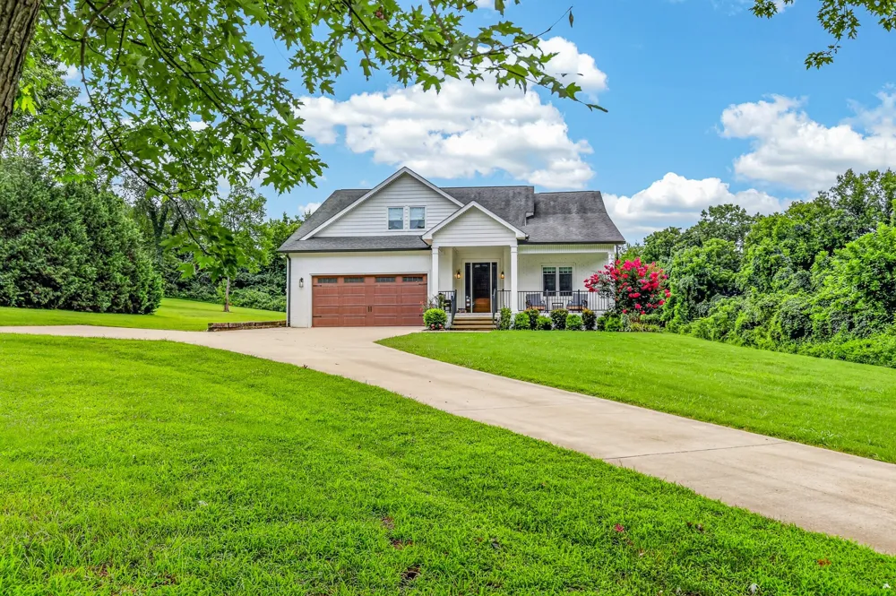 1089 Old Williamsport Pike Columbia, TN 38401