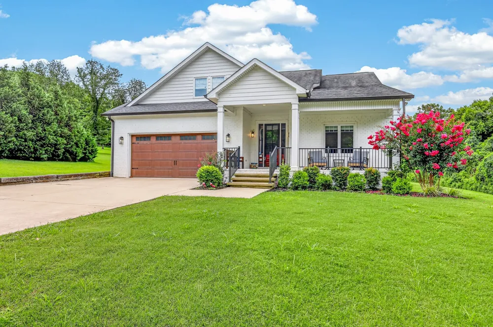 1089 Old Williamsport Pike Columbia, TN 38401