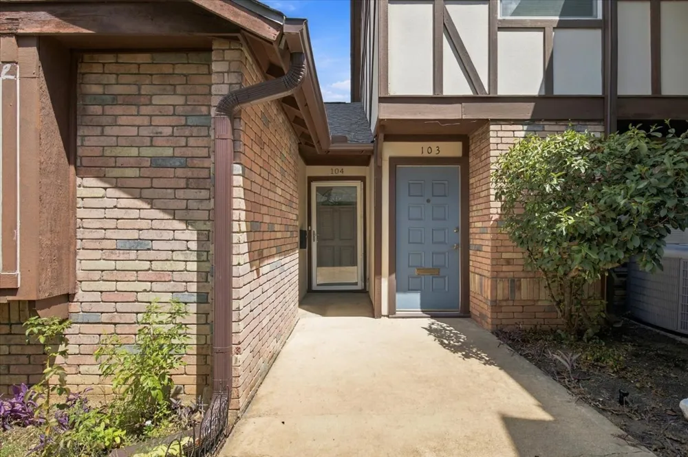 7406 Shadow Hill Drive #104 Austin, TX 78731