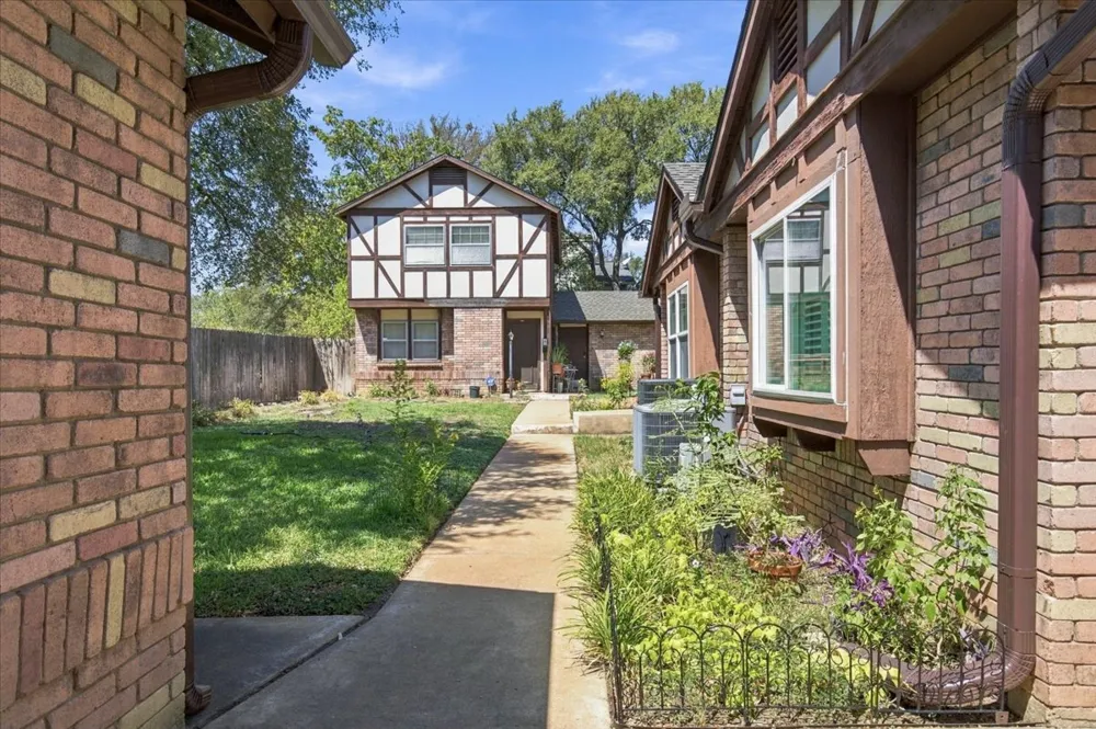 7406 Shadow Hill Drive #104 Austin, TX 78731