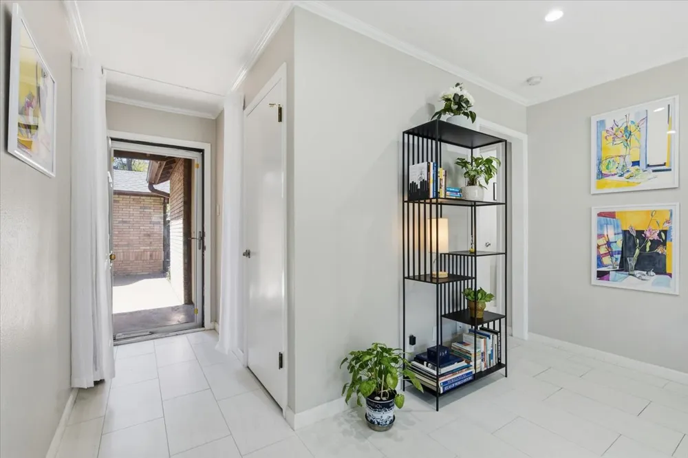 7406 Shadow Hill Drive #104 Austin, TX 78731