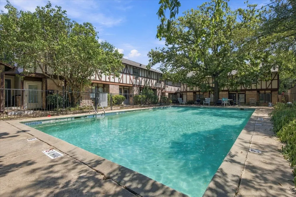 7406 Shadow Hill Drive #104 Austin, TX 78731