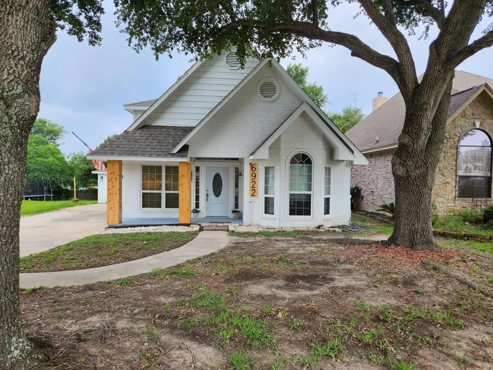 6922 Gentle Breeze Drive Willis, TX 77318