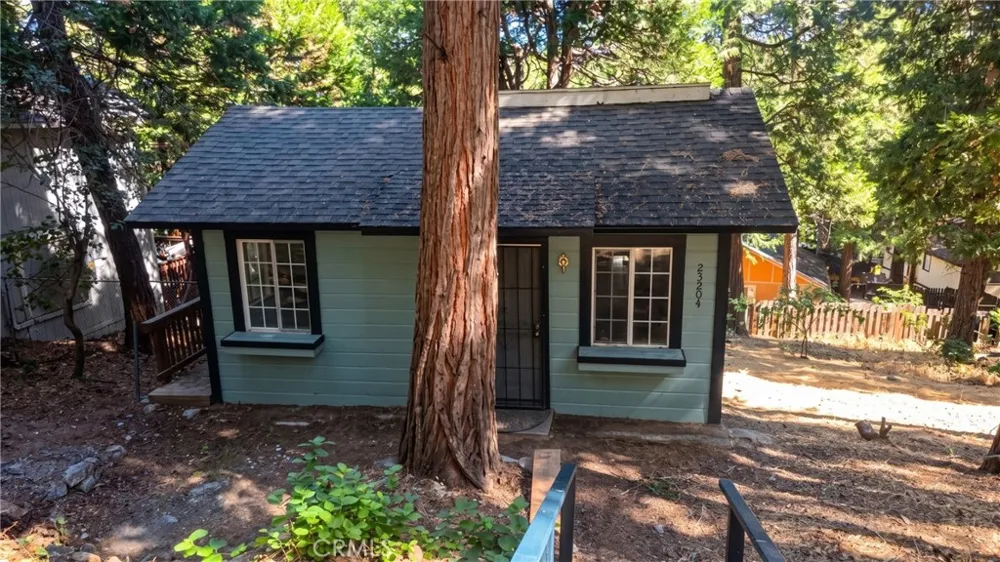 23904 Bowl Rd Crestline, CA 92325
