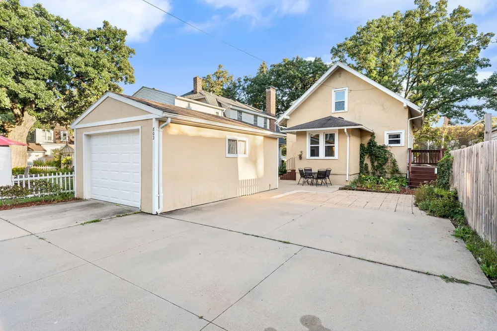 802 8th Avenue NW Austin, MN 55912