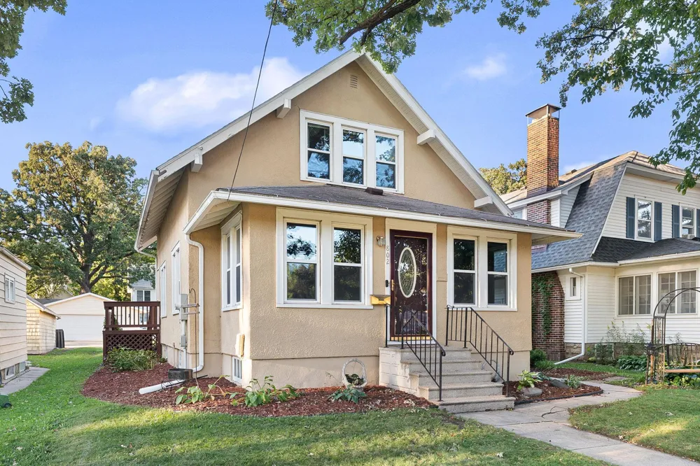 802 8th Avenue NW Austin, MN 55912