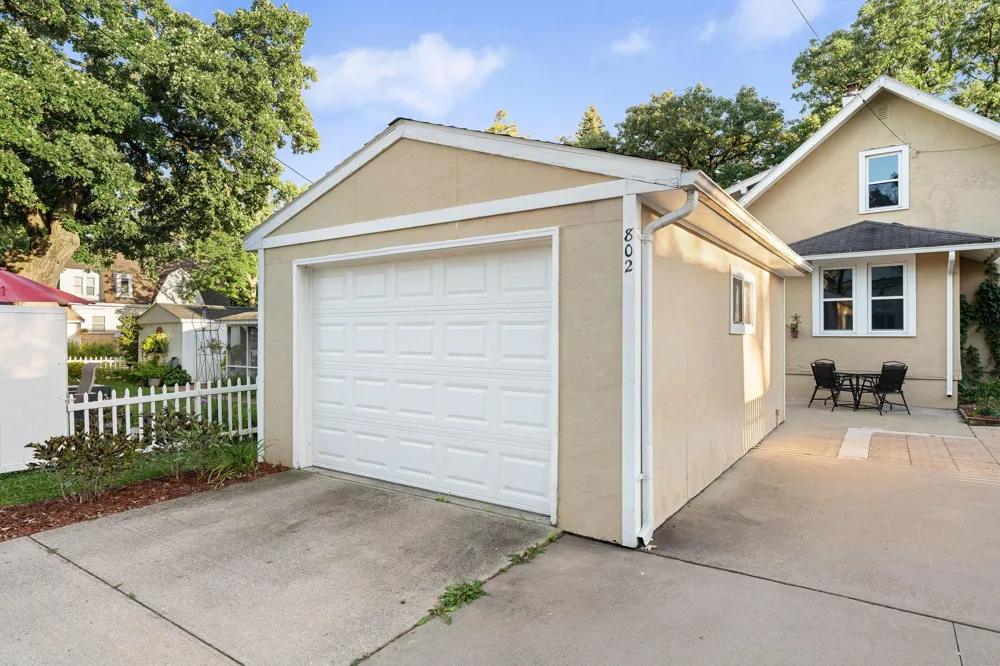 802 8th Avenue NW Austin, MN 55912