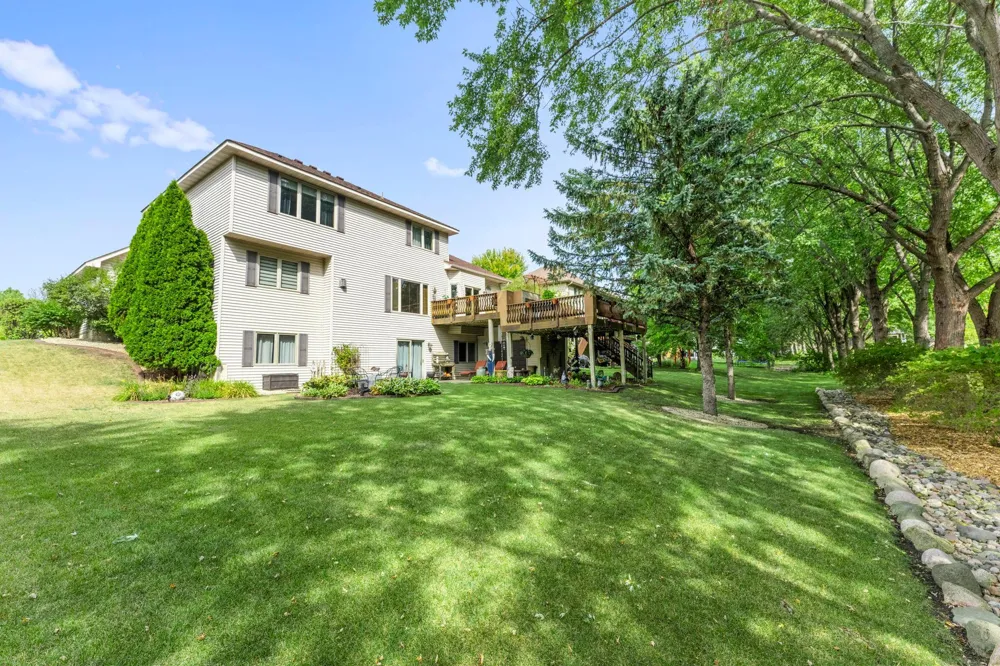 17269 80th Place Maple Grove, MN 55311