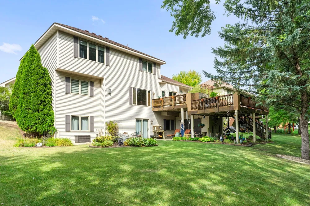 17269 80th Place Maple Grove, MN 55311