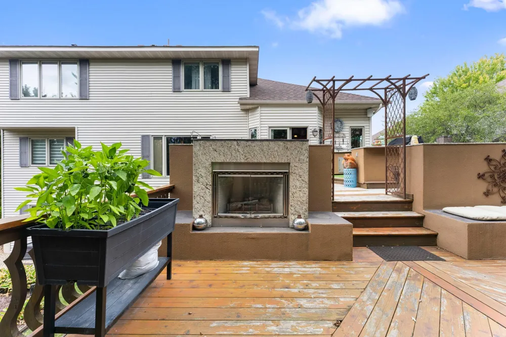17269 80th Place Maple Grove, MN 55311