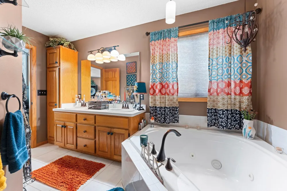 17269 80th Place Maple Grove, MN 55311