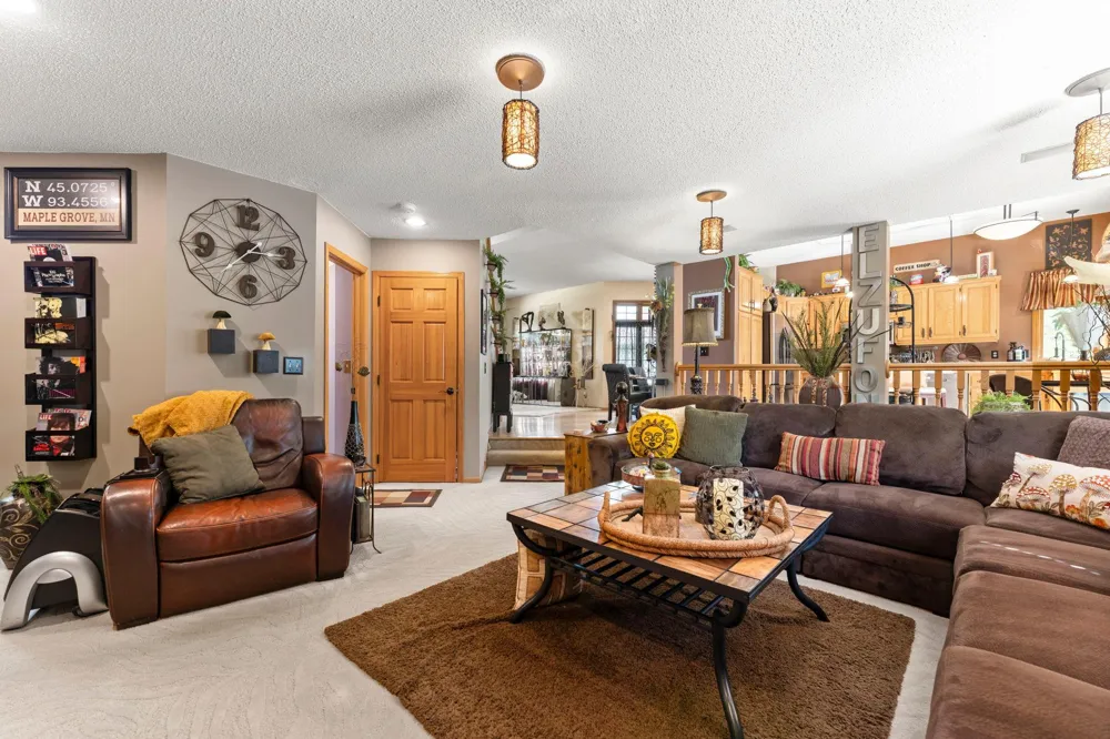 17269 80th Place Maple Grove, MN 55311